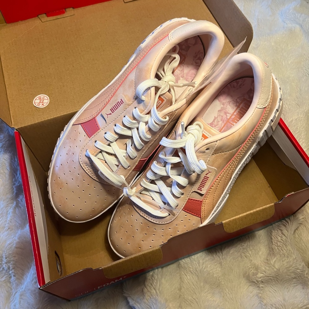 PUMA SNEAKERS- NIB never worn size 9 orange and pink sneakers w/ special laces